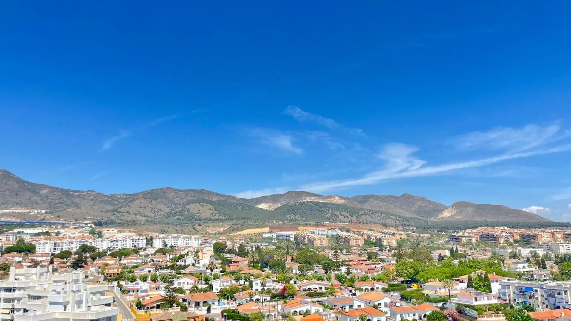 דירות בנאלמדנה Lafrenchtouch - Atico Increible Vista Panoramica 0*,  ספרד